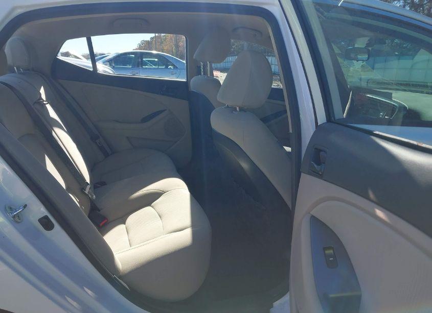 Photo 8 of 2015 Kia Optima LX (VIN 5XXGM4A76FG357115)