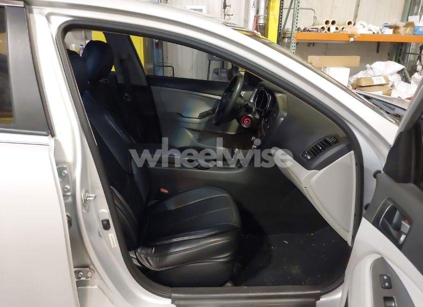 Photo 5 of 2015 Kia Optima LX (VIN 5XXGM4A76FG357907)