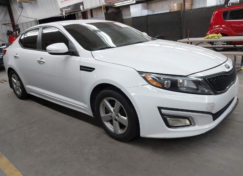 2015 Kia Optima LX (VIN 5XXGM4A76FG361018) main photo