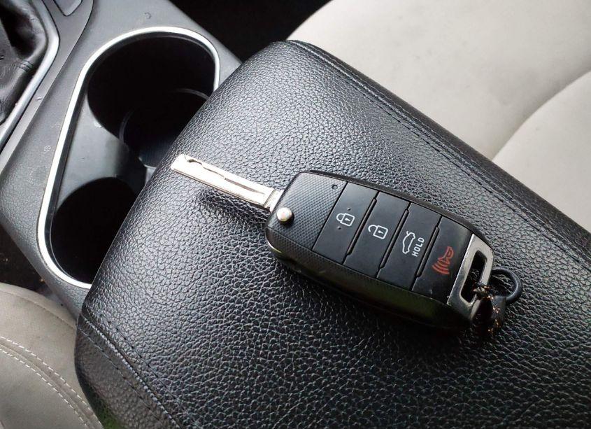 Photo 11 of 2015 Kia Optima LX (VIN 5XXGM4A76FG370592)