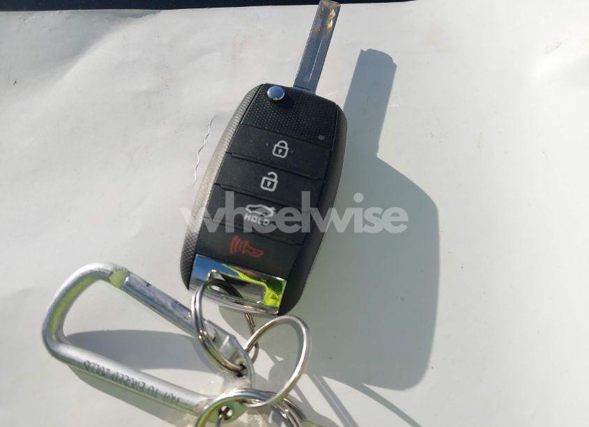 Photo 11 of 2015 Kia Optima LX (VIN 5XXGM4A76FG388610)