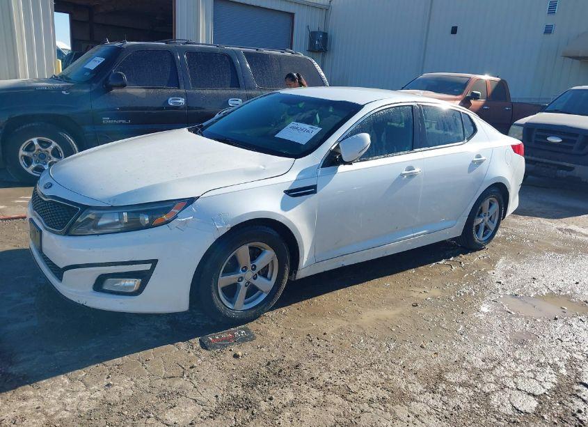 Photo 2 of 2015 Kia Optima LX (VIN 5XXGM4A76FG392981)