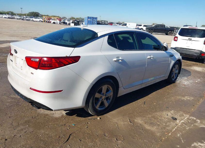 Photo 4 of 2015 Kia Optima LX (VIN 5XXGM4A76FG392981)
