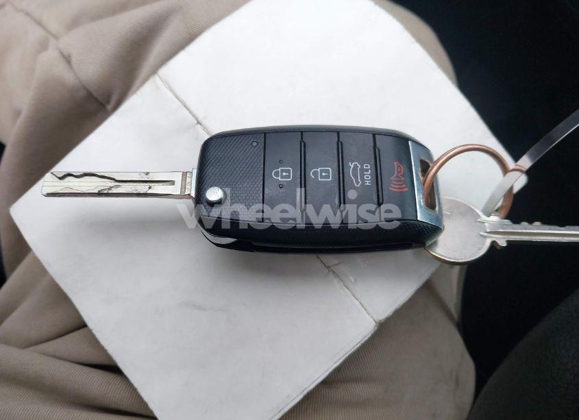 Photo 11 of 2015 Kia Optima LX (VIN 5XXGM4A76FG408855)