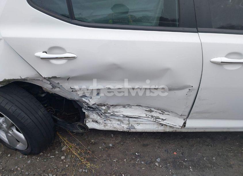 Photo 6 of 2015 Kia Optima LX (VIN 5XXGM4A76FG408855)