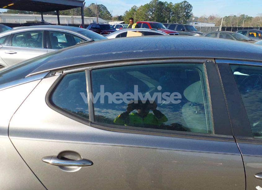 Photo 12 of 2015 Kia Optima LX (VIN 5XXGM4A76FG509619)