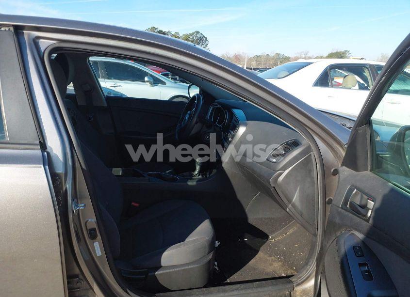 Photo 5 of 2015 Kia Optima LX (VIN 5XXGM4A76FG509619)