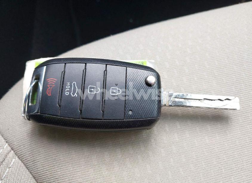 Photo 11 of 2015 Kia Optima LX (VIN 5XXGM4A76FG515310)