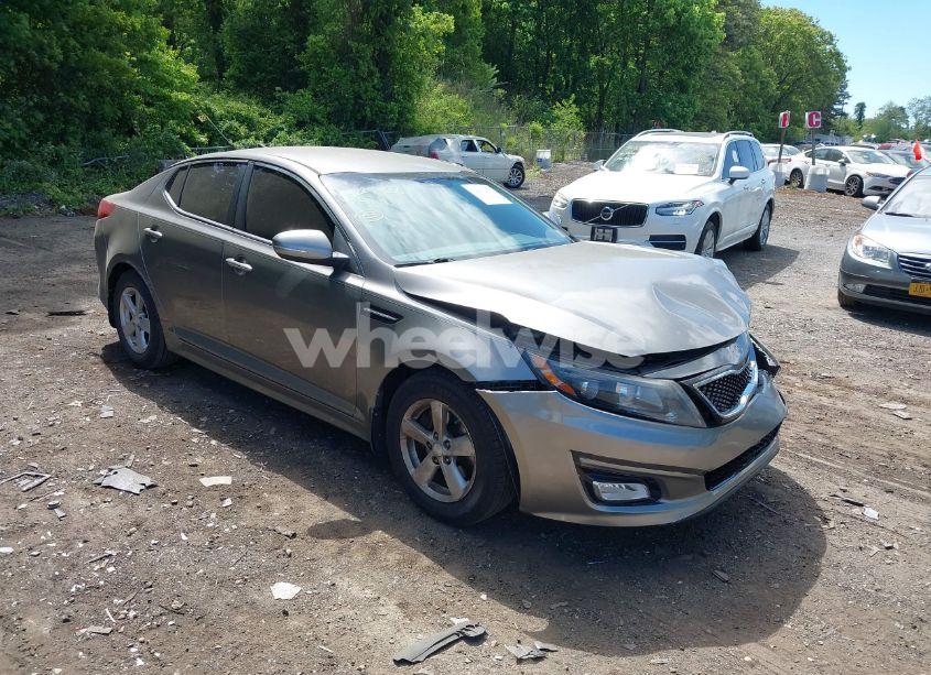 2015 Kia Optima LX (VIN 5XXGM4A76FG518823) main photo