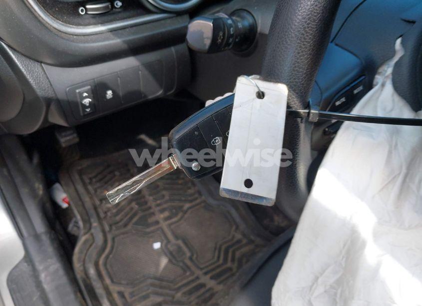 Photo 11 of 2015 Kia Optima LX (VIN 5XXGM4A76FG518823)