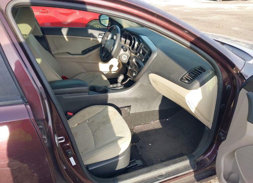 Photo 5 of 2012 Kia Optima LX (VIN 5XXGM4A77CG045896)