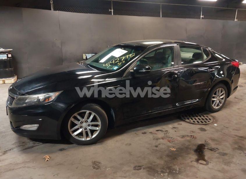 Photo 2 of 2012 Kia Optima LX (VIN 5XXGM4A77CG047440)