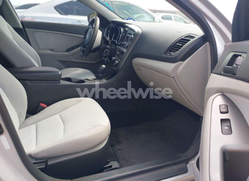 Photo 5 of 2012 Kia Optima LX (VIN 5XXGM4A77CG074198)