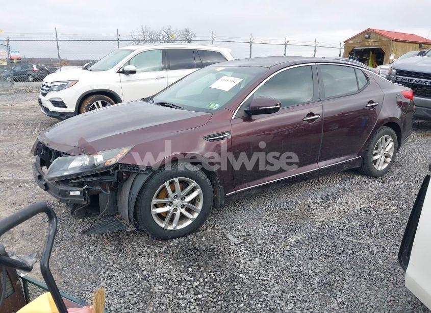 Photo 2 of 2013 Kia Optima LX (VIN 5XXGM4A77DG100610)