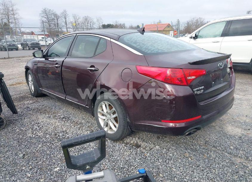 Photo 3 of 2013 Kia Optima LX (VIN 5XXGM4A77DG100610)