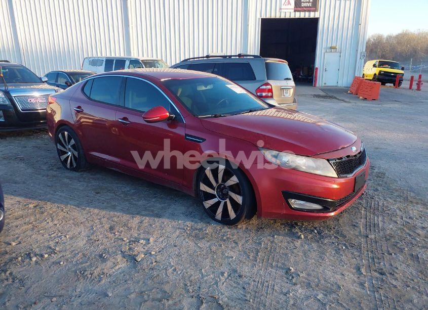 2013 Kia Optima LX (VIN 5XXGM4A77DG107475) main photo