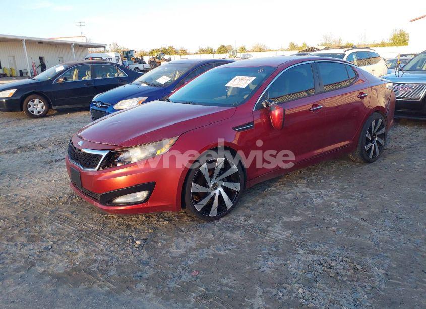 Photo 2 of 2013 Kia Optima LX (VIN 5XXGM4A77DG107475)