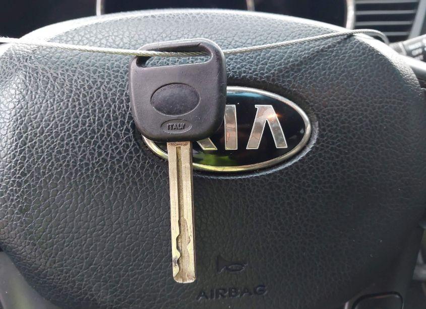 Photo 11 of 2013 Kia Optima LX (VIN 5XXGM4A77DG134837)