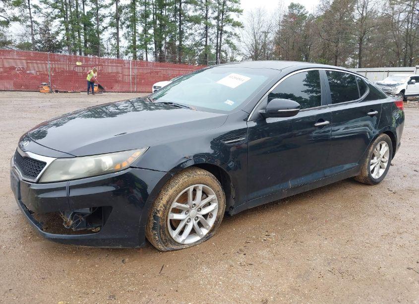 Photo 2 of 2013 Kia Optima LX (VIN 5XXGM4A77DG134837)