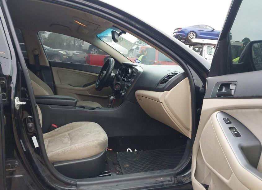 Photo 5 of 2013 Kia Optima LX (VIN 5XXGM4A77DG134837)