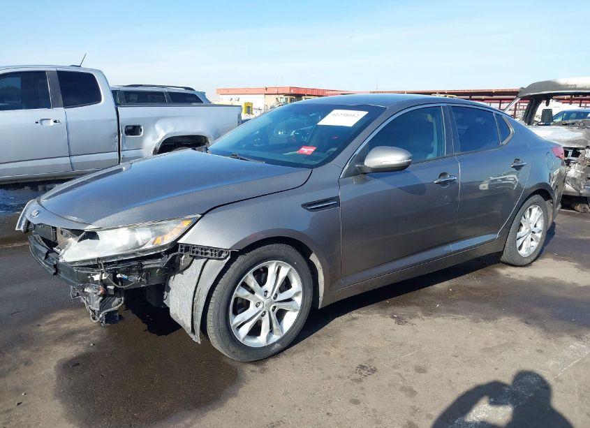Photo 2 of 2013 Kia Optima LX (VIN 5XXGM4A77DG146115)