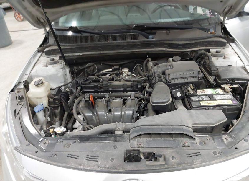 Photo 10 of 2013 Kia Optima LX (VIN 5XXGM4A77DG163707)