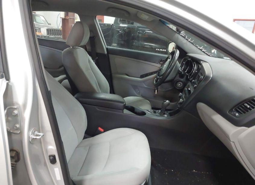 Photo 5 of 2013 Kia Optima LX (VIN 5XXGM4A77DG163707)