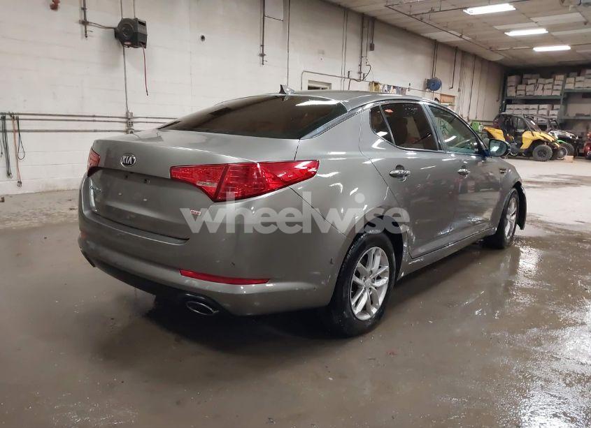 Photo 4 of 2013 Kia Optima LX (VIN 5XXGM4A77DG166669)