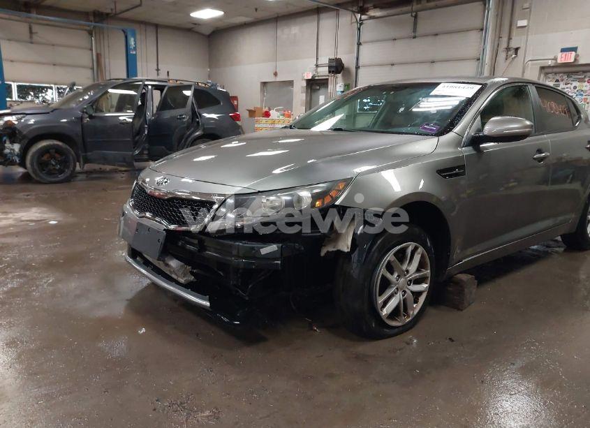 Photo 6 of 2013 Kia Optima LX (VIN 5XXGM4A77DG166669)