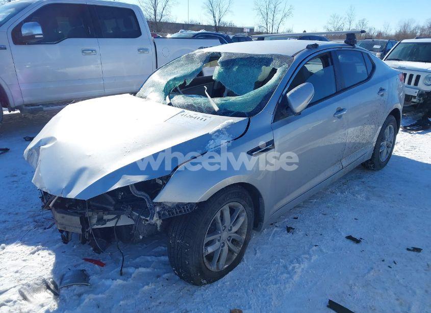 Photo 2 of 2013 Kia Optima LX (VIN 5XXGM4A77DG177087)