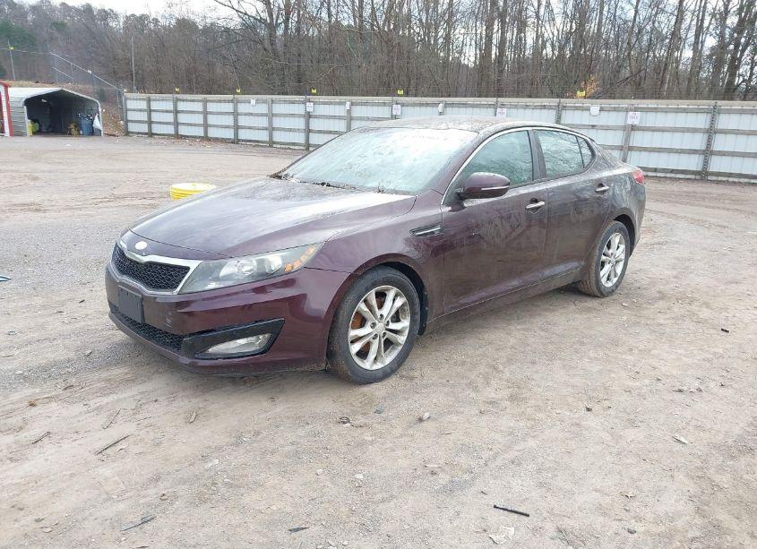 Photo 2 of 2013 Kia Optima LX (VIN 5XXGM4A77DG187165)