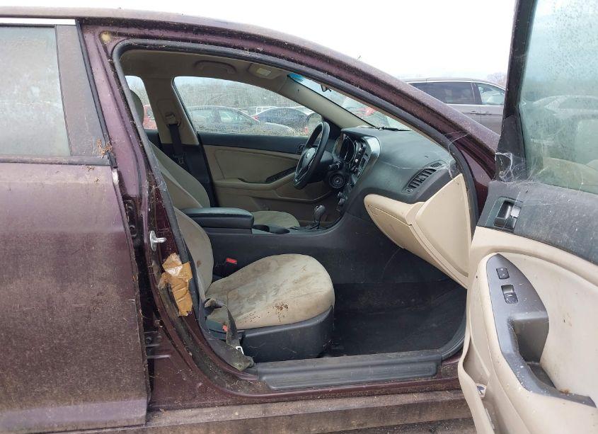 Photo 5 of 2013 Kia Optima LX (VIN 5XXGM4A77DG187165)