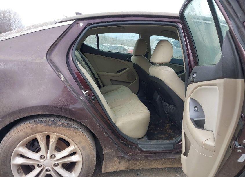 Photo 8 of 2013 Kia Optima LX (VIN 5XXGM4A77DG187165)