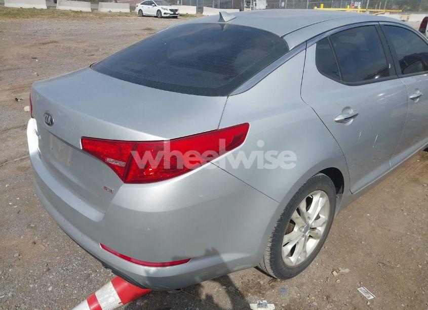 Photo 4 of 2013 Kia Optima LX (VIN 5XXGM4A77DG199316)