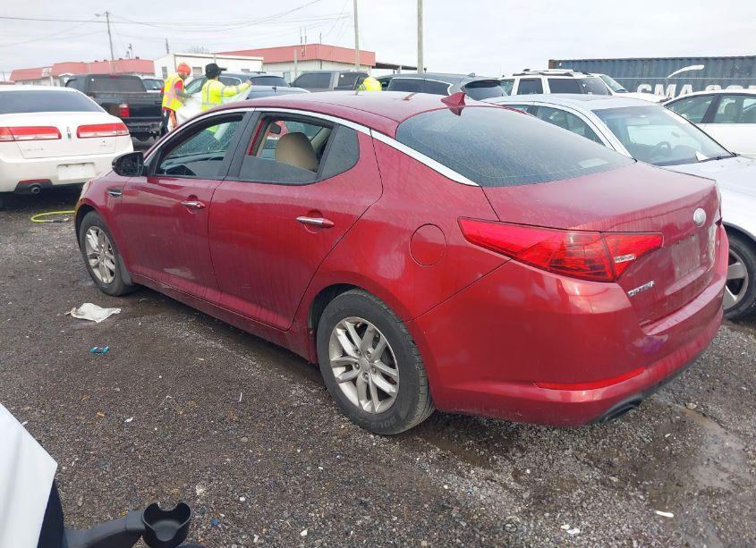 Photo 3 of 2013 Kia Optima LX (VIN 5XXGM4A77DG210623)