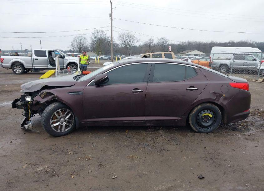 Photo 13 of 2013 Kia Optima LX (VIN 5XXGM4A77DG246716)