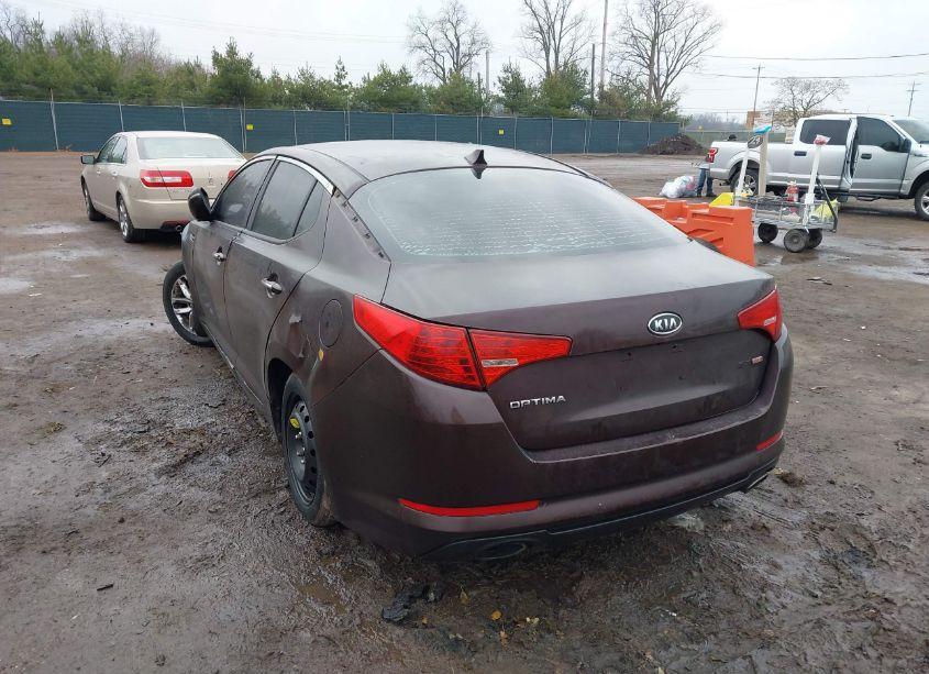 Photo 2 of 2013 Kia Optima LX (VIN 5XXGM4A77DG246716)