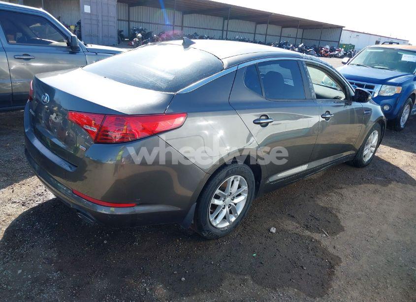 Photo 4 of 2013 Kia Optima LX (VIN 5XXGM4A77DG259045)