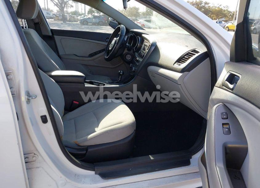 Photo 5 of 2014 Kia Optima LX (VIN 5XXGM4A77EG273609)