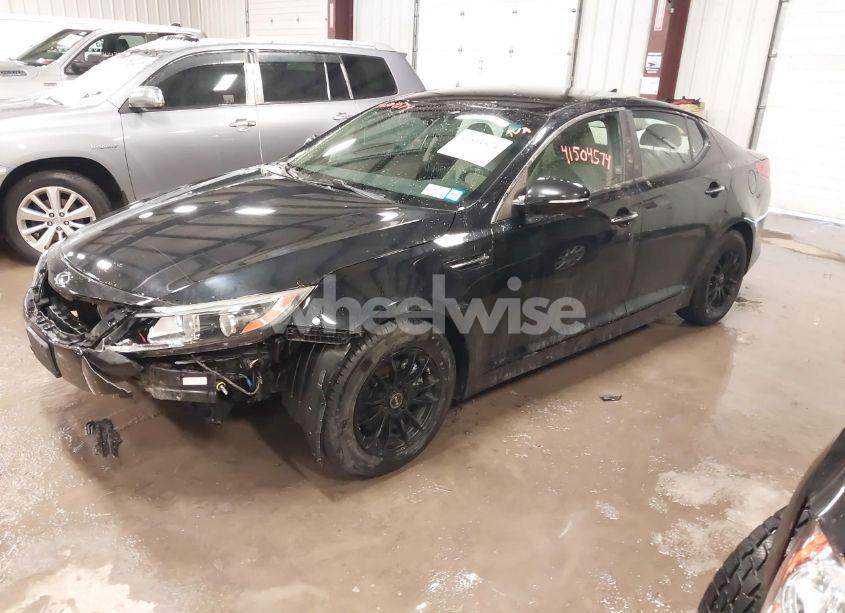 Photo 2 of 2014 Kia Optima LX (VIN 5XXGM4A77EG296906)