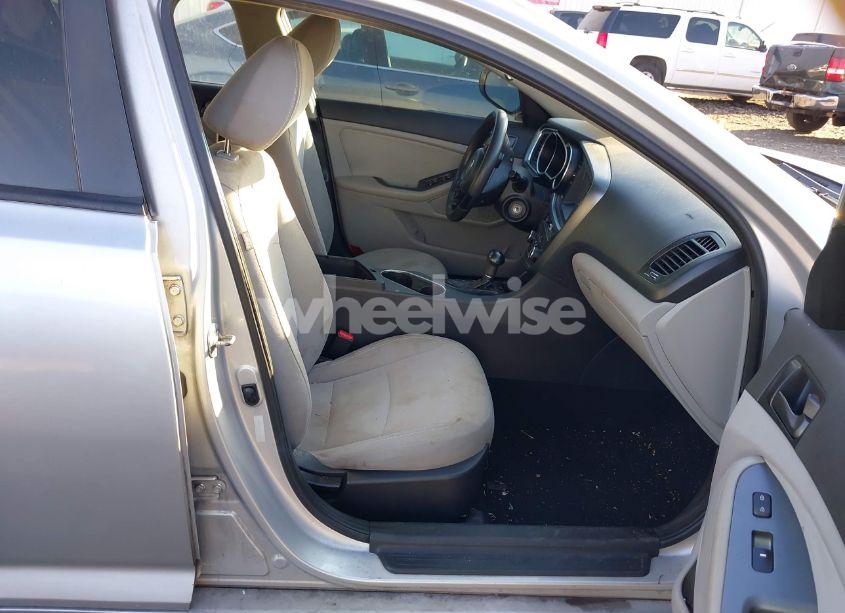 Photo 5 of 2014 Kia Optima LX (VIN 5XXGM4A77EG298168)