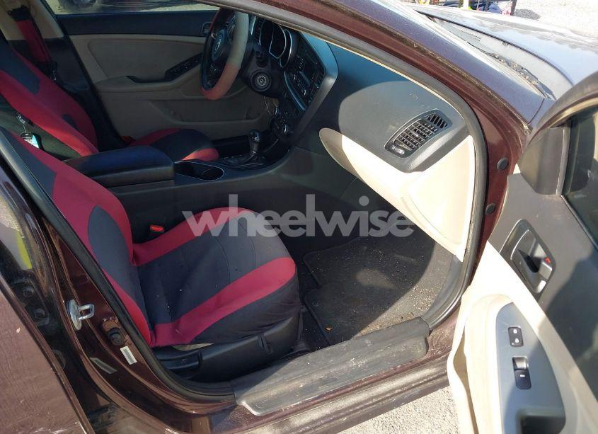 Photo 5 of 2014 Kia Optima LX (VIN 5XXGM4A77EG309069)