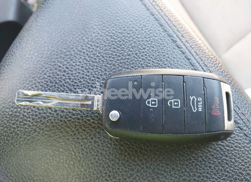 Photo 11 of 2014 Kia Optima LX (VIN 5XXGM4A77EG346428)