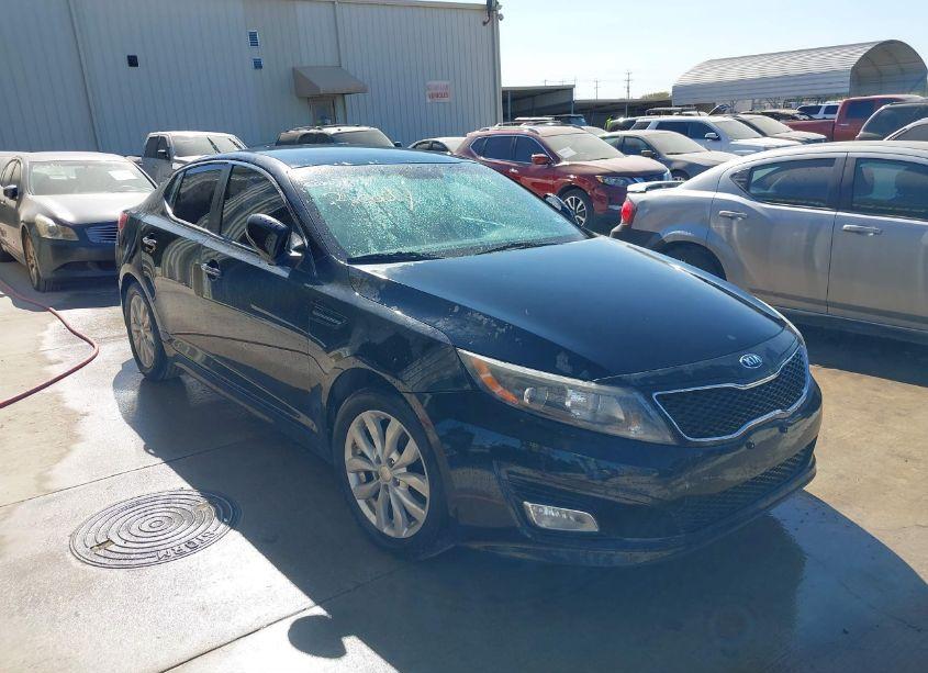 2015 Kia Optima LX (VIN 5XXGM4A77FG355051) main photo