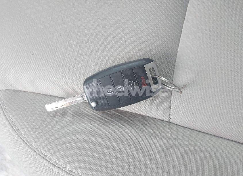 Photo 11 of 2015 Kia Optima LX (VIN 5XXGM4A77FG358029)