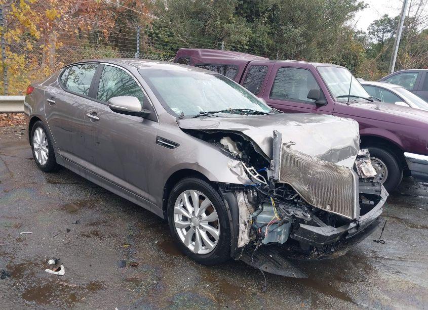 2015 Kia Optima LX (VIN 5XXGM4A77FG358807) main photo