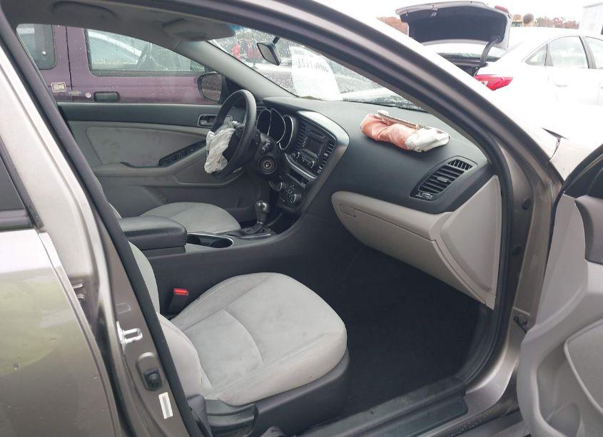 Photo 5 of 2015 Kia Optima LX (VIN 5XXGM4A77FG358807)