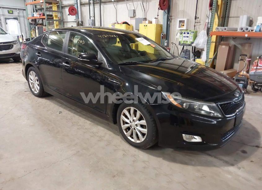 2015 Kia Optima LX (VIN 5XXGM4A77FG362940) main photo
