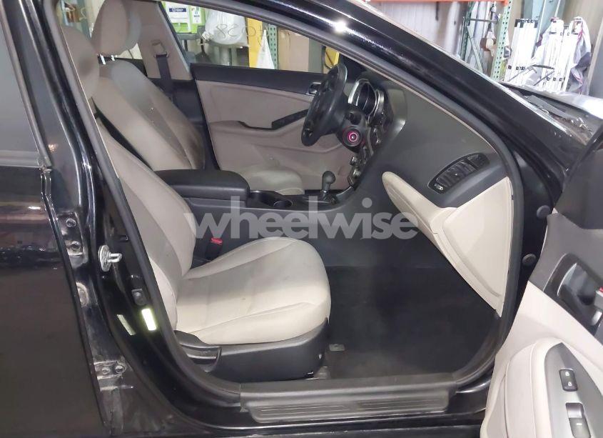 Photo 5 of 2015 Kia Optima LX (VIN 5XXGM4A77FG362940)