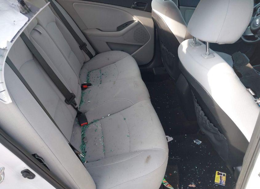 Photo 8 of 2015 Kia Optima LX (VIN 5XXGM4A77FG375056)